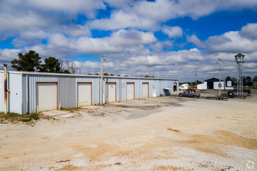 More Photos Of 13031 Veterans Memorial Hwy, Douglasville Warehouse For Lease