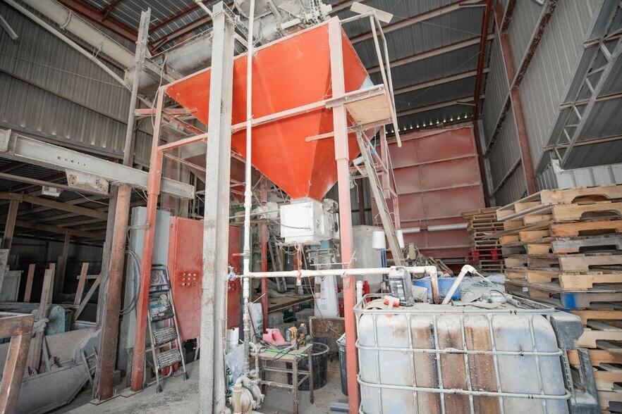 More Photos Of 9705 SE 1300th Rd, Humansville Industrial For Sale