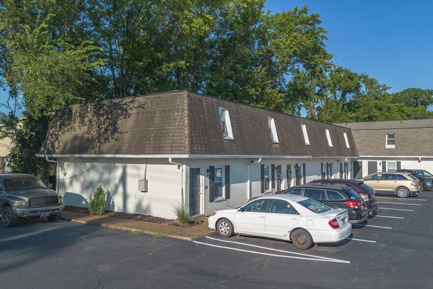 More Photos Of 324 Walton Ferry Rd, Hendersonville Apartments For Sale