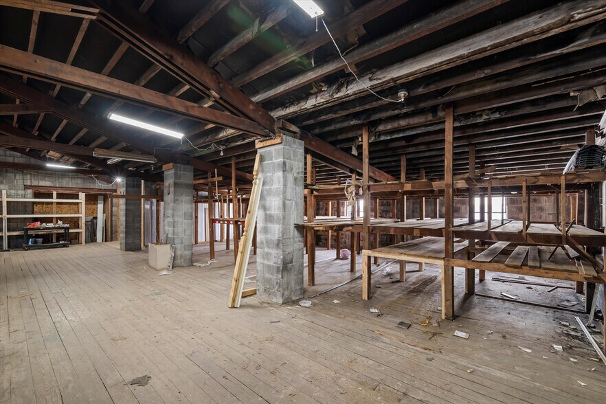 More Photos Of 309 Main St, Emlenton General Retail For Sale