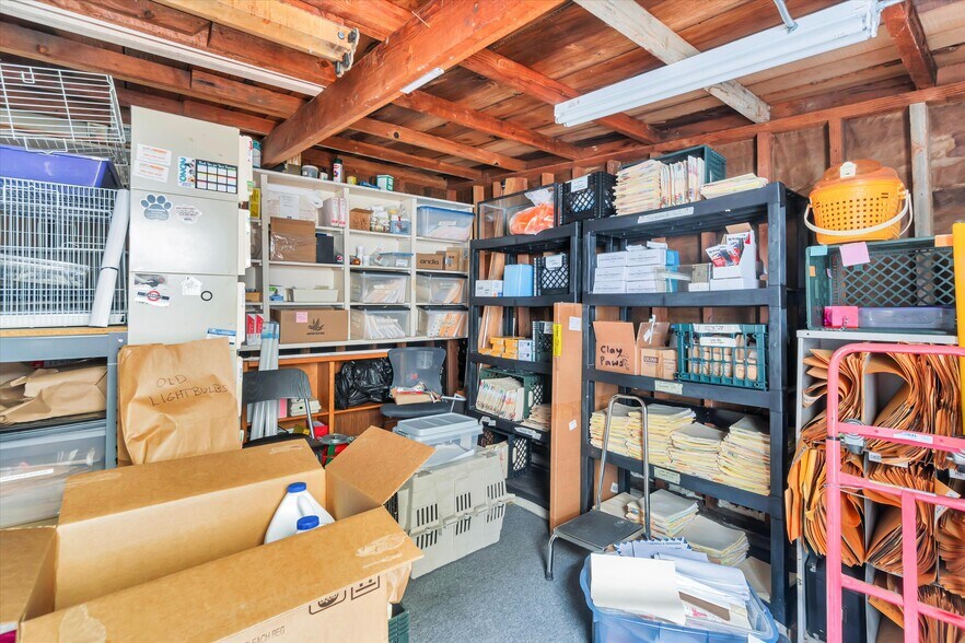 More Photos Of 2143-2145 Taraval St, San Francisco Veterinarian Kennel For Sale