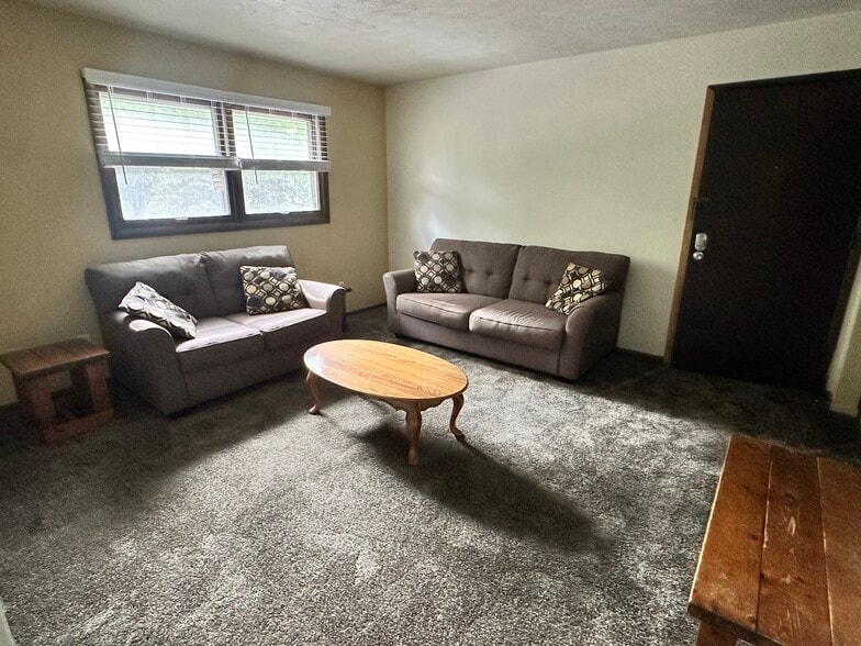 More Photos Of 506 N Linden St, Normal Apartments For Sale