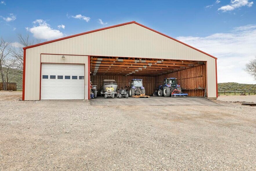 More Photos Of 319 W Magic Rd, West Magic Hospitality For Sale