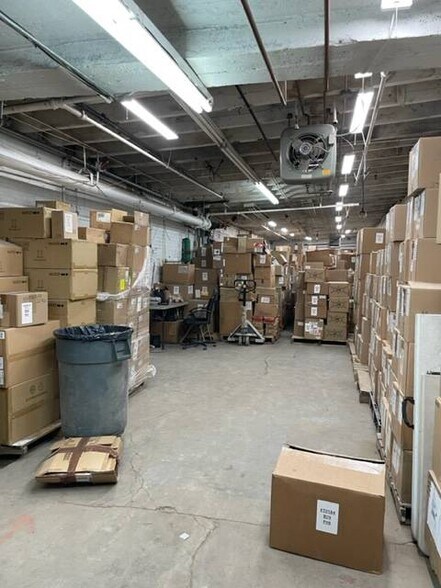 More Photos Of 264 41st St, Brooklyn Warehouse For Lease