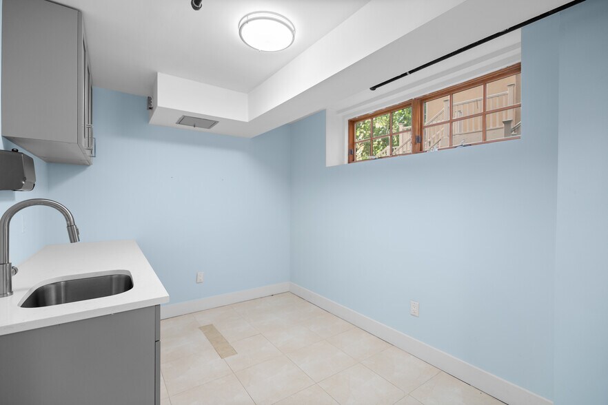 More Photos Of 299-307 Grand St, Jersey City Apartments For Lease