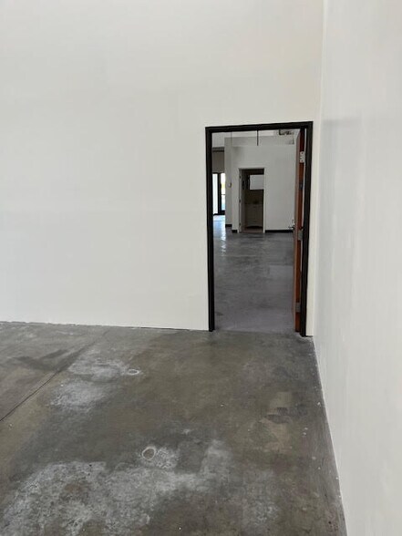 More Photos Of 874-888 Palomares Ave, La Verne Warehouse For Lease