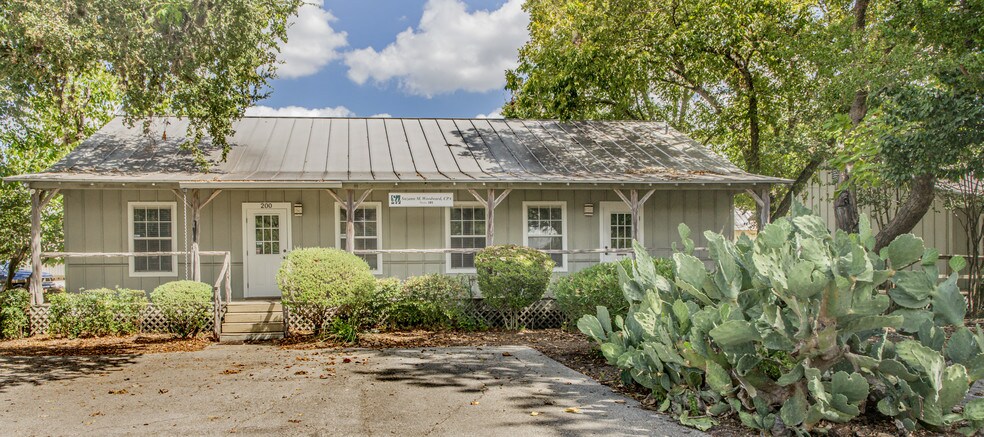 More Photos Of 512 E Blanco St, Boerne Office For Lease