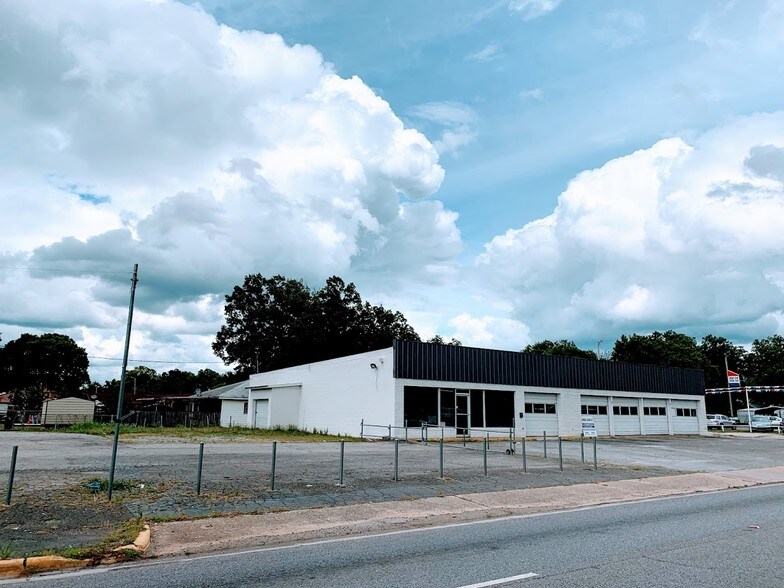 Primary Photo Of 801 14th St N, Bessemer Auto Repair For Lease