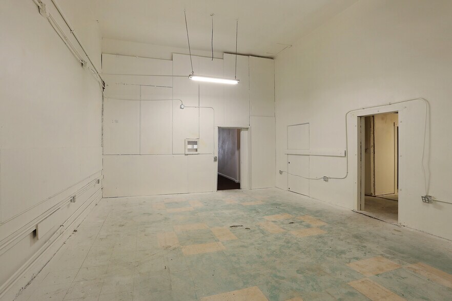 More Photos Of 338-340 N California St, Stockton Storefront For Lease