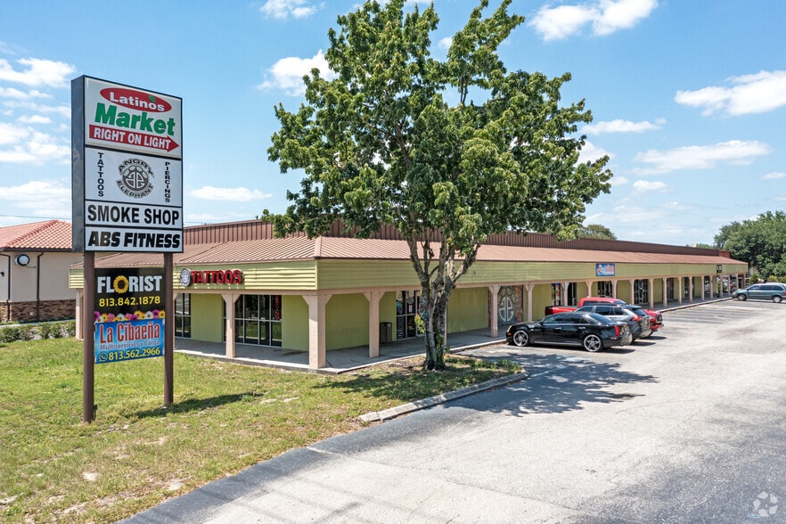 More Photos Of 131 N Mount Carmel Rd, Valrico Unknown For Lease