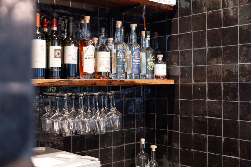 More Photos Of 442 High St, Lyons Restaurant For Sale