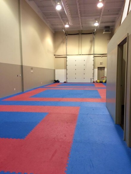 More Photos Of 570 Bryne Dr, Barrie Light Distribution For Lease