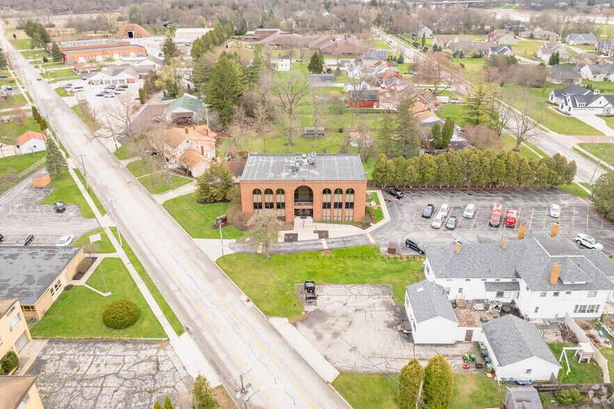 More Photos Of 2340 Detroit Ave, Maumee Medical For Sale