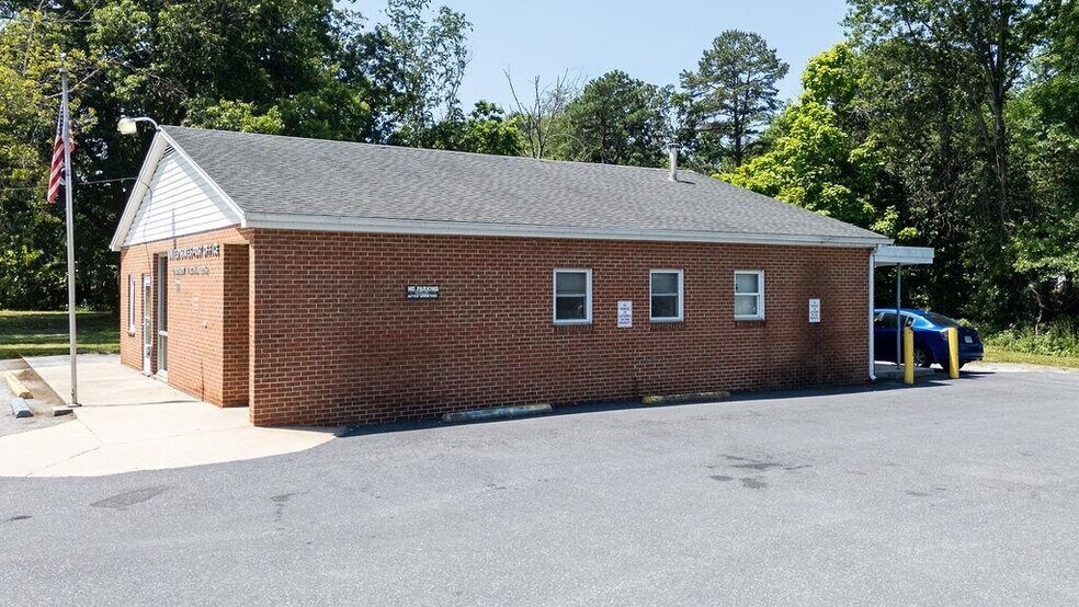 More Photos Of 555 MT Torrey Rd, Lyndhurst Post Office For Sale