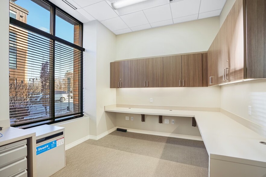 More Photos Of 3820 Grand Way, Saint Louis Park Apartments For Lease