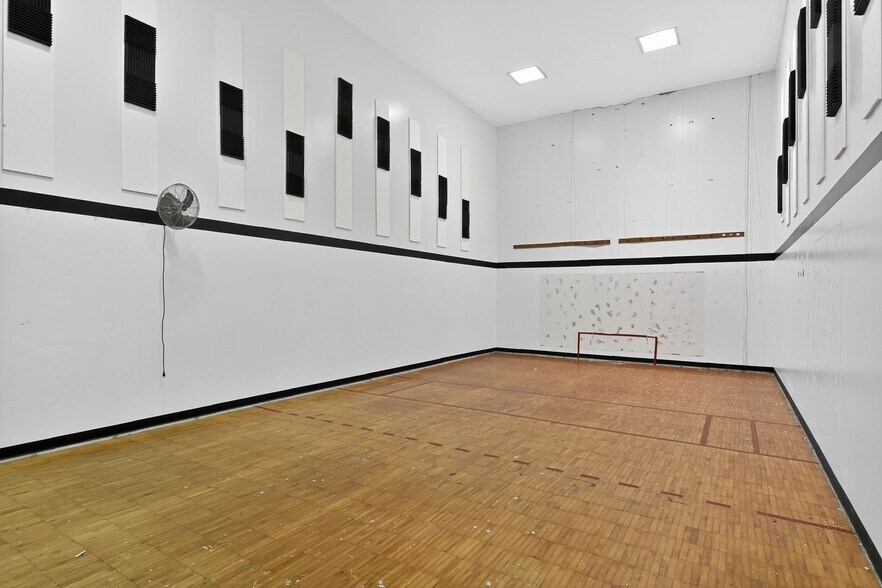 More Photos Of 1550 E Dundee Rd, Palatine Hotel For Sale