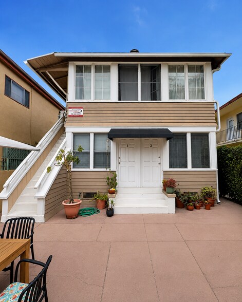 Primary Photo Of 23 19th Ave, Venice Apartments For Sale