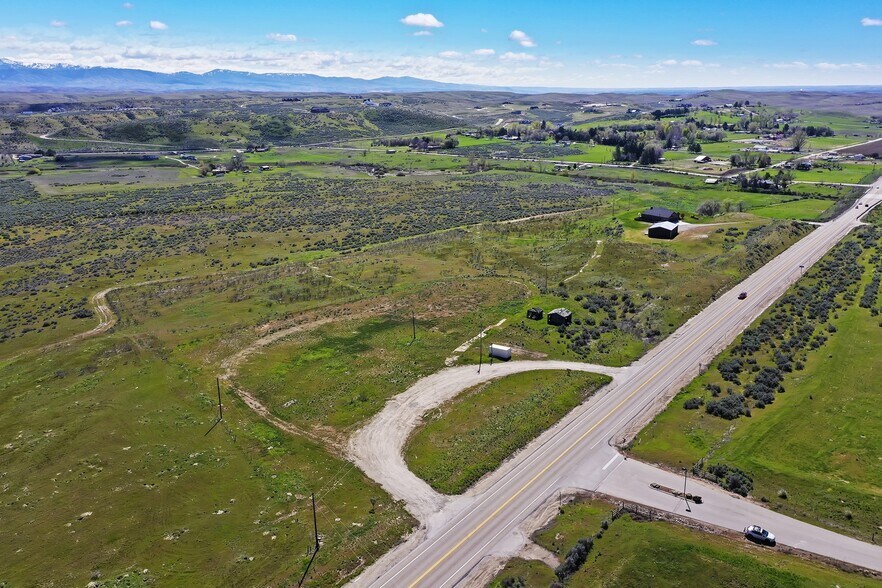 10570 N Hwy 16  
