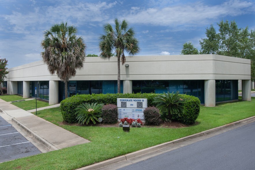 More Photos Of 2114 Airport Blvd, Pensacola Office For Lease