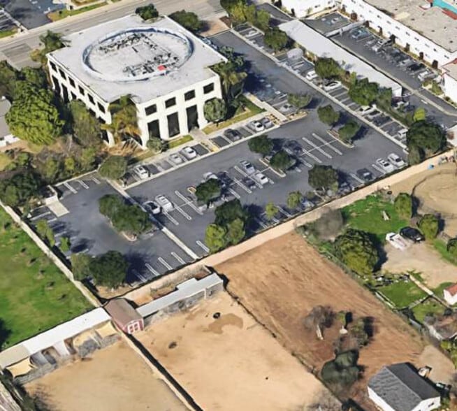 More Photos Of 20072 SW Birch St, Newport Beach Medical For Sale