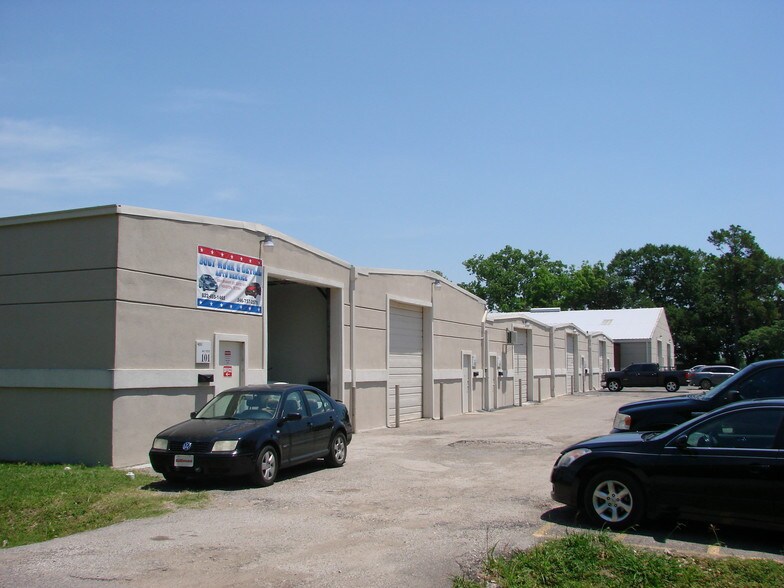 Primary Photo Of 8301 Braniff St, Houston Warehouse For Lease