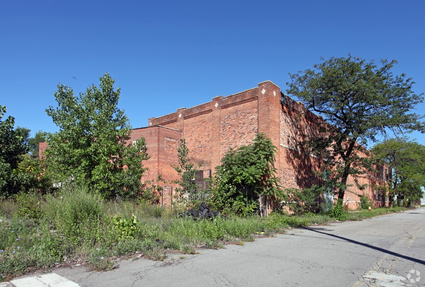 More Photos Of 139 S Summit St, Detroit Warehouse For Sale