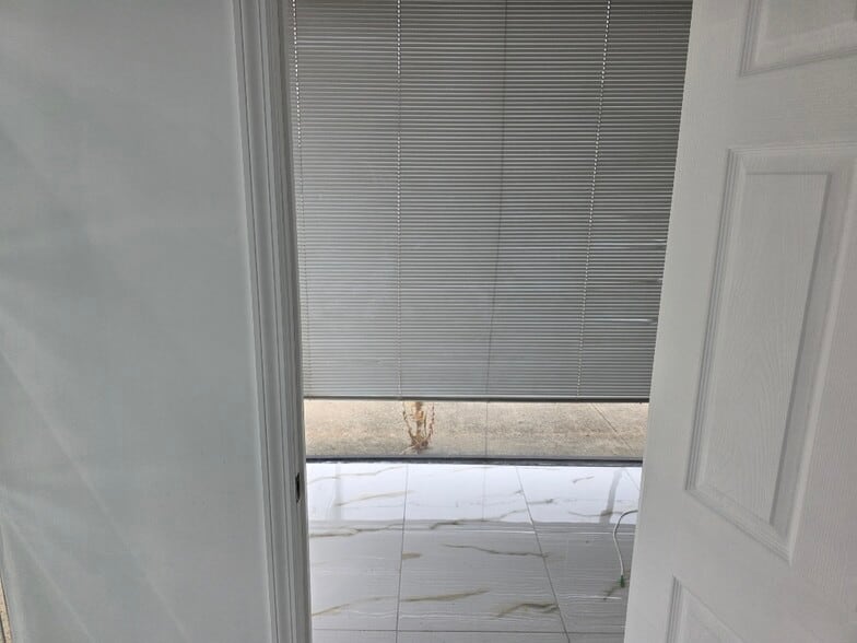 More Photos Of 983-985 Church St, Baldwin Storefront Retail Office For Lease