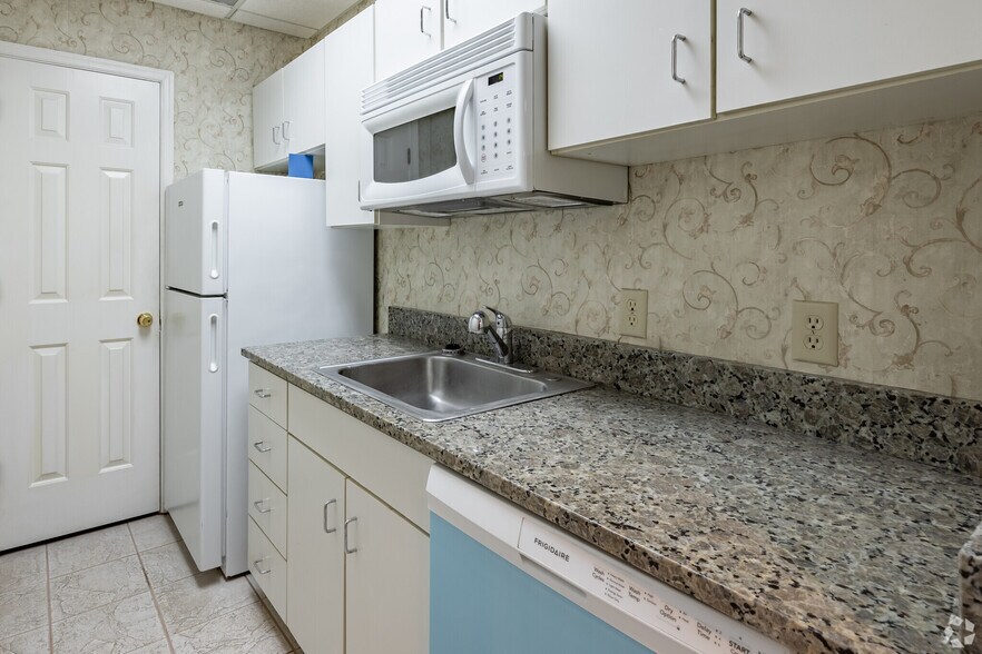 More Photos Of 600 Village Trace NE, Marietta Loft Creative Space For Lease