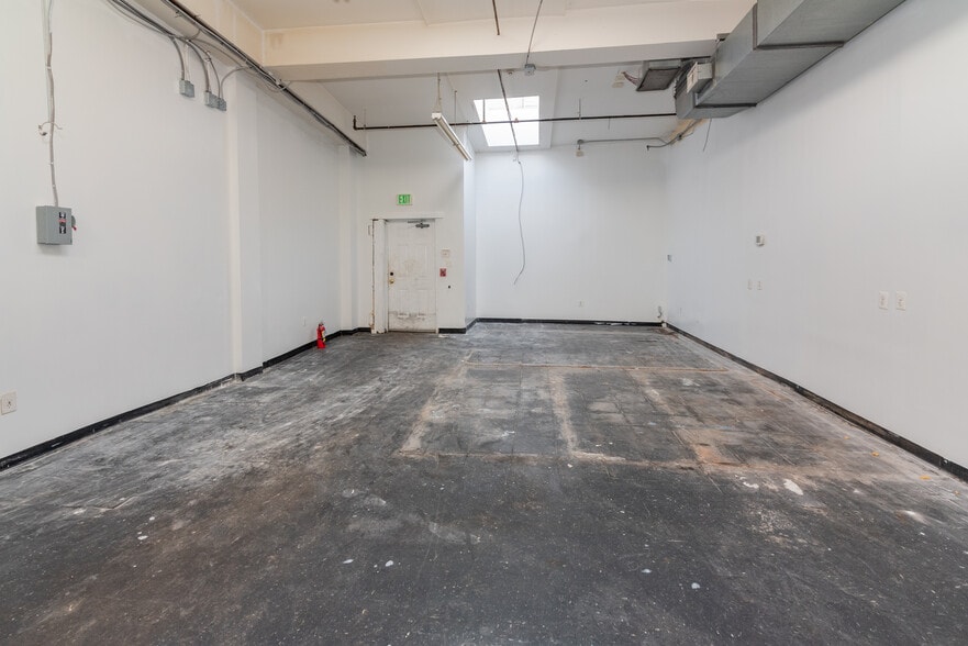 More Photos Of 803-807 Washington Blvd, Baltimore Storefront Retail Residential For Lease