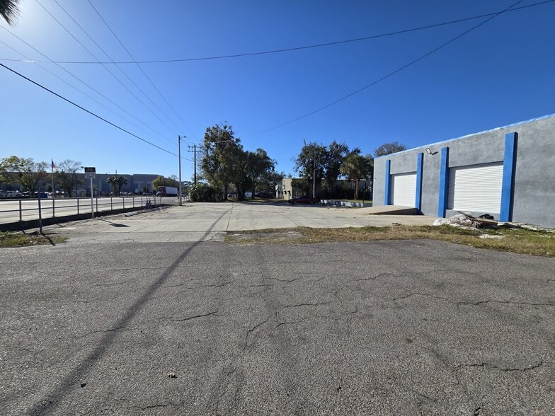 More Photos Of 5401 Sligh Ave, Tampa Industrial For Lease