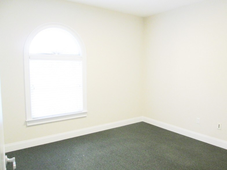 More Photos Of 4080 McGinnis Ferry Rd, Alpharetta Office For Lease