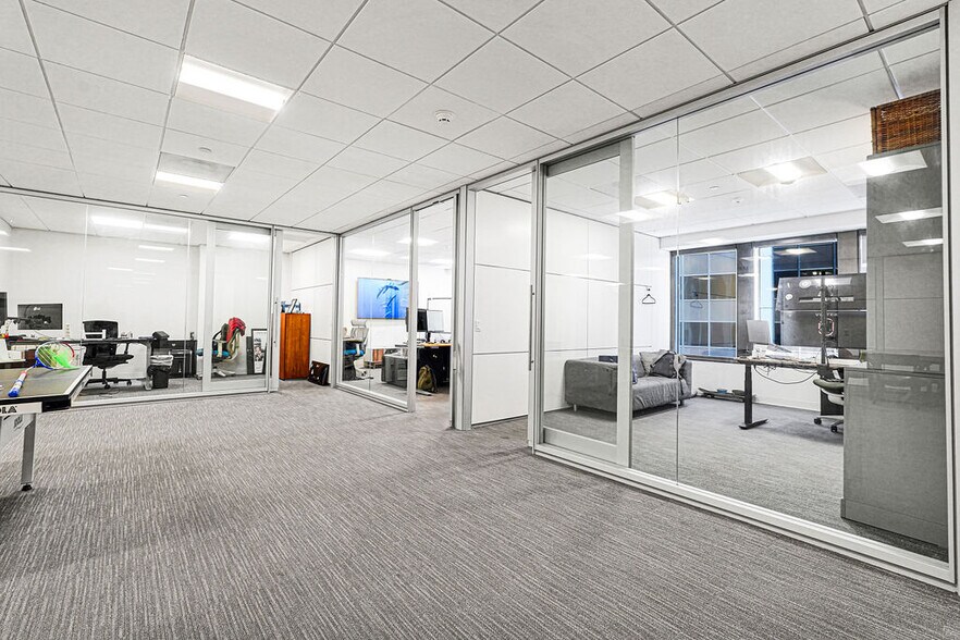 More Photos Of 1 SE 3rd Ave, Miami Office For Lease