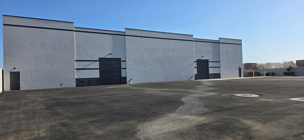 More Photos Of 8817 E Pecos Rd, Mesa Warehouse For Lease