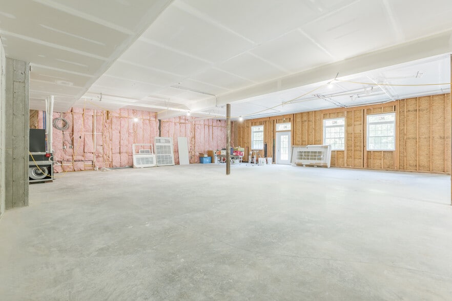 More Photos Of 123 Monroe Tpke, Trumbull Office For Lease