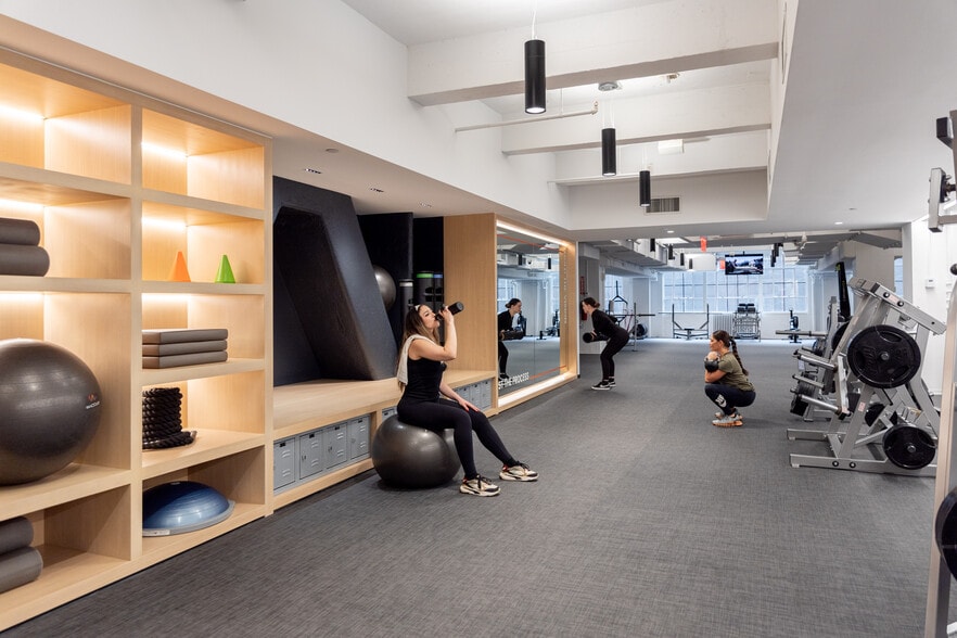 More Photos Of 601 W 26th St, New York Office For Lease