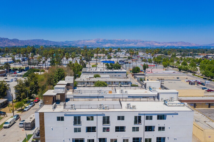 More Photos Of 7018 Alabama Ave, Canoga Park Apartments For Sale