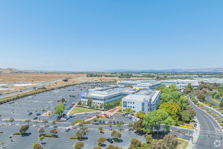 More Photos Of 7999 Gateway Blvd, Newark Research And Development For Lease