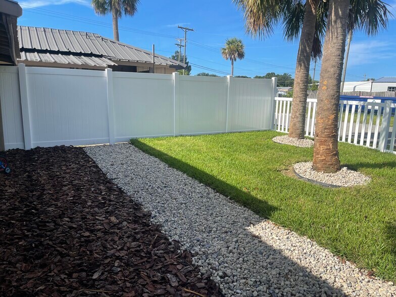 More Photos Of , Ruskin Unknown For Sale