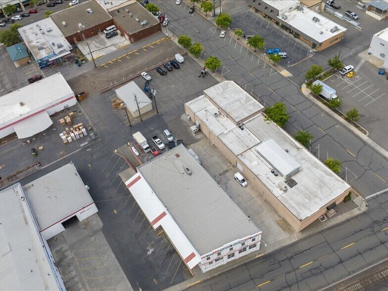 More Photos Of 110 N Cascade St, Kennewick Flex For Sale