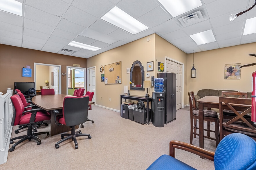 More Photos Of 42 N Main St, Hartford Storefront Retail Residential For Sale