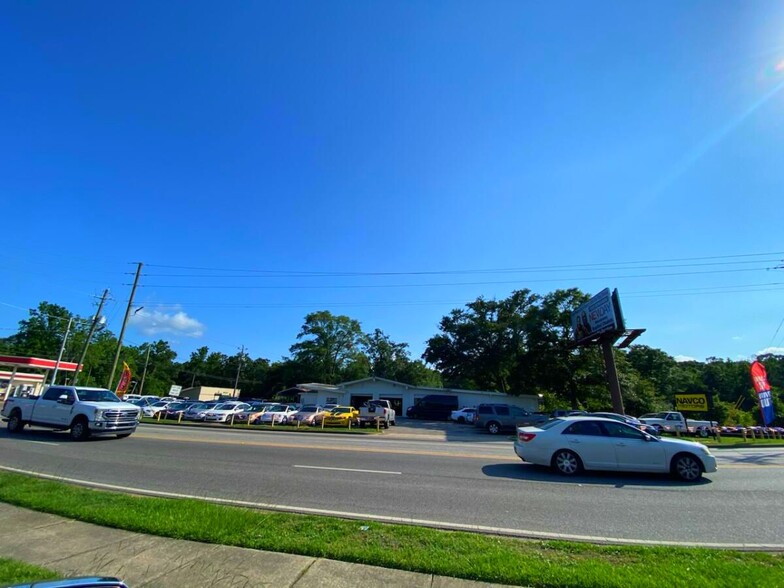 Primary Photo Of 1400 Navco Rd, Mobile Auto Dealership For Sale