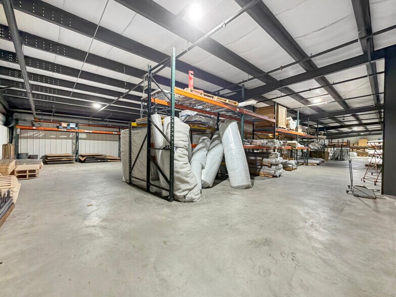 More Photos Of 850 Eisenhower Blvd, Johnstown Warehouse For Lease