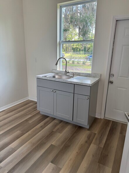 More Photos Of 23075-23079 Tabak Ln, Land O' Lakes Medical For Lease