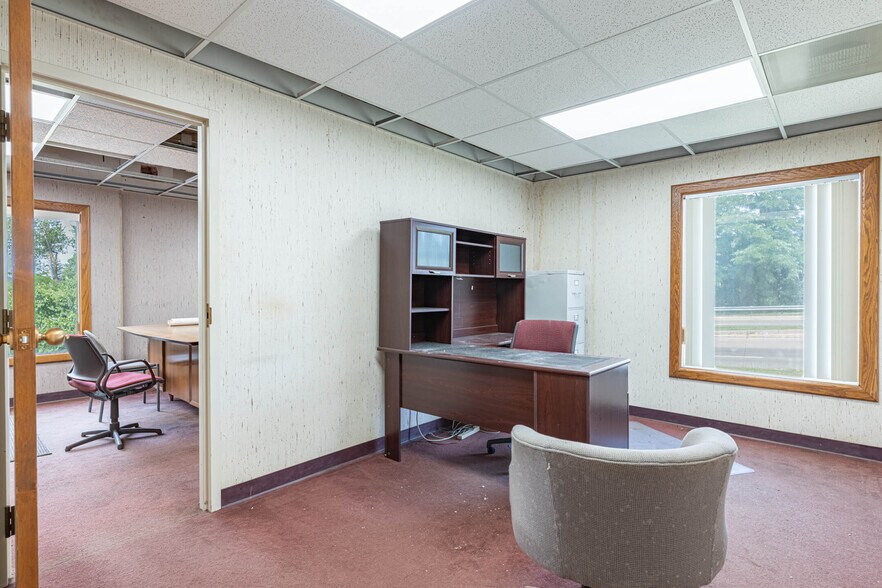 More Photos Of 4999 Northcutt Pl, Dayton Medical For Lease