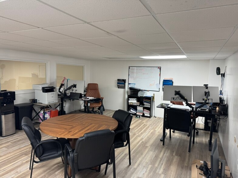 More Photos Of 2323 N State St, Bunnell Flex For Sale