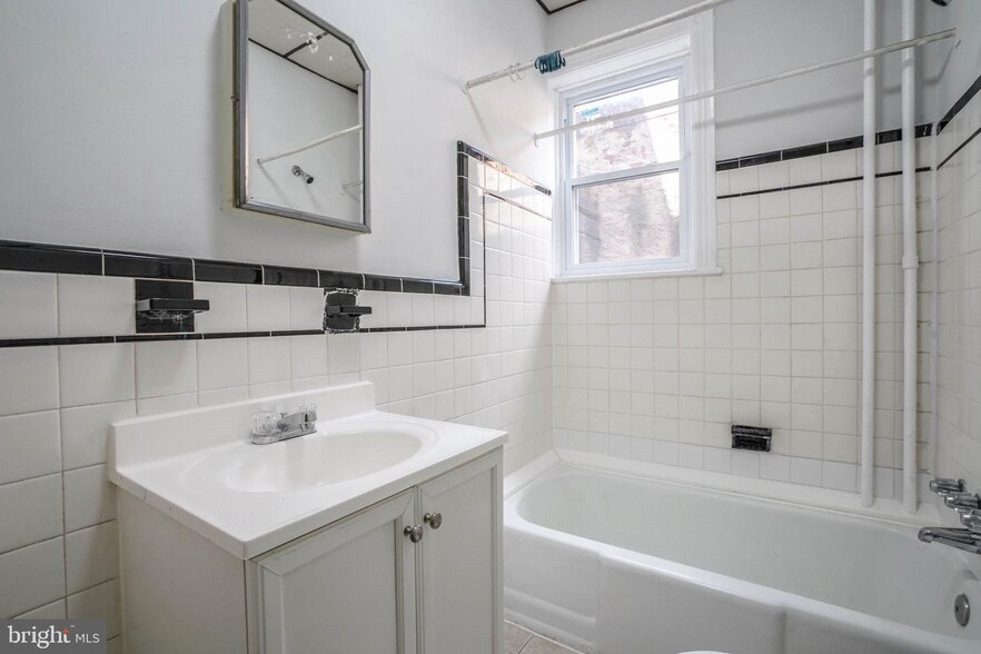 More Photos Of 2011 E Allegheny Ave, Philadelphia Apartments For Sale