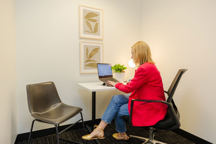 More Photos Of 605 N Michigan Ave, Chicago Coworking Space