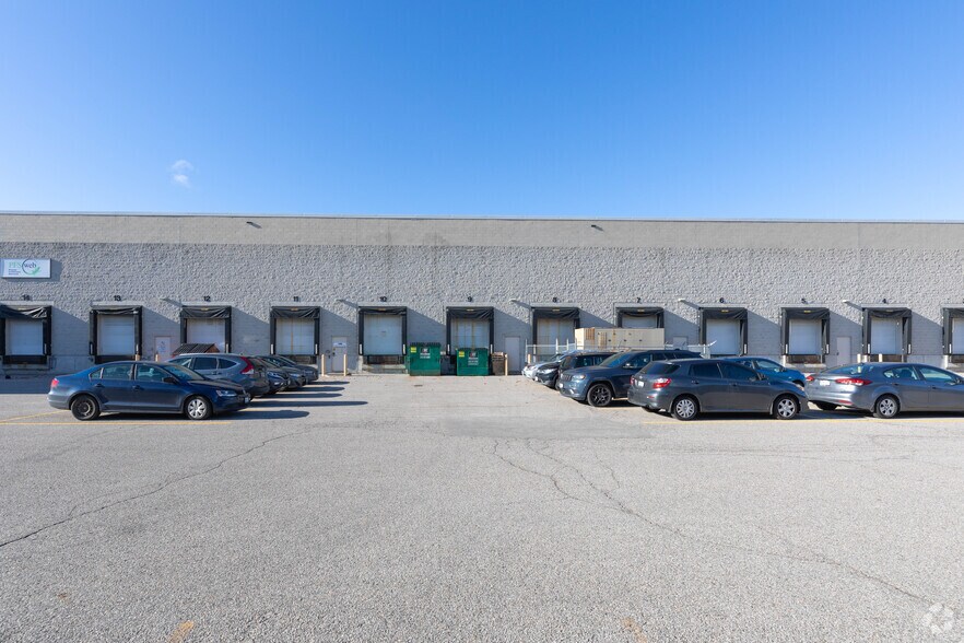 More Photos Of 9133 Leslie St, Richmond Hill Showroom For Lease