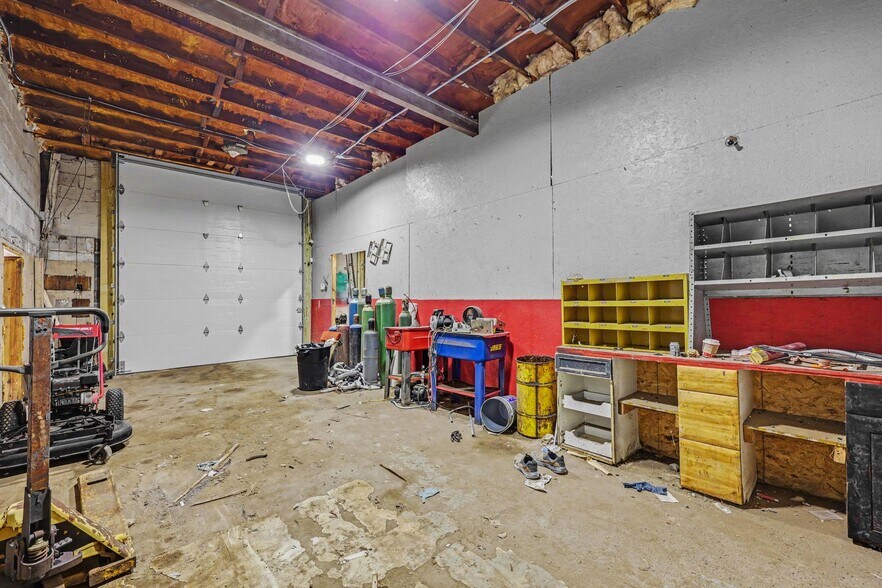 More Photos Of 2610 Imlay City Rd, Lapeer Auto Repair For Sale