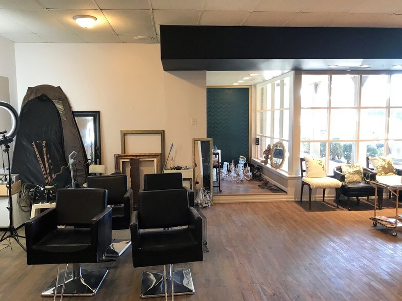 More Photos Of 100-130 Barrington Commons Ct, Barrington Unknown For Lease